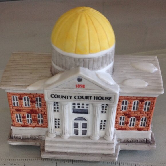 Vintage 1994 American Landmarks 1898 County Courthouse Christmas Village Collect - Picture 1 of 5